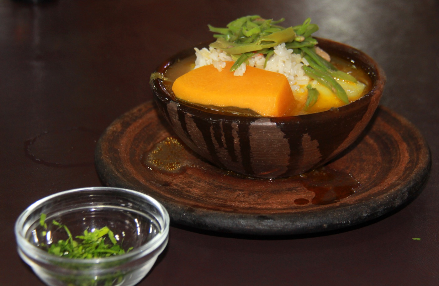 Cazuela de mariscos en paila de greda